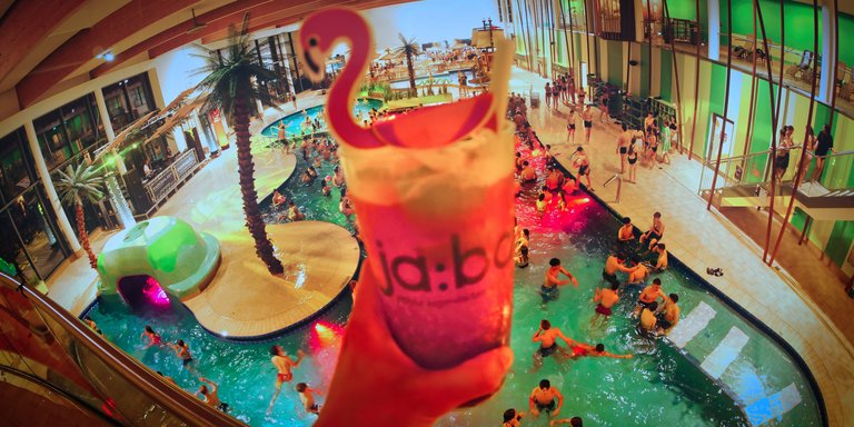 Poolparty Bambados Cocktail bei der Poolparty im Bambados