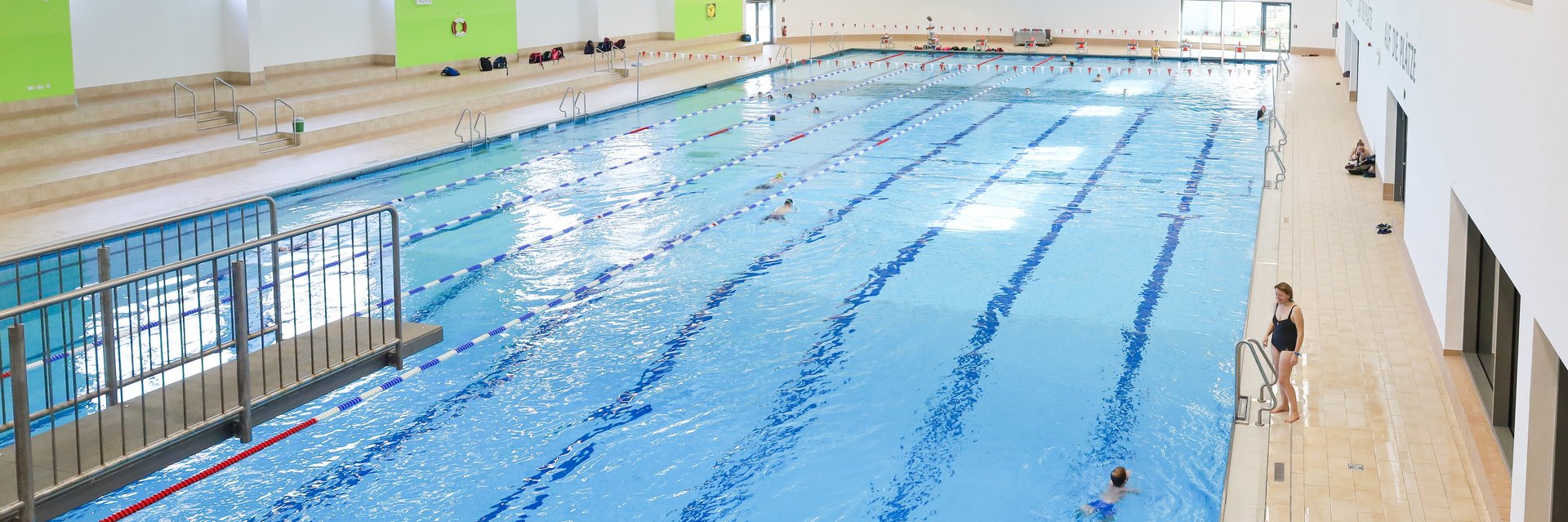 50-Meter-Becken mit 8 Bahnen im Bambados